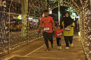 BIB: 4526, 4525, 4522
                            <button type="button" onclick="openModal(26274748)" class="btn btn-primary btn-sm float-right btn-popup" data-toggle="modal" data-target=".modal-high-quality">
                        <i class="fas fa-shopping-cart"></i> Add to Cart
                    </button>
                                            <button type="button" onclick="isThisMe(26274748, true)" class="btn btn-success btn-sm float-right btn-popup btn-isme hidden" data-toggle="tooltip" data-placement="bottom" title="นี่คือรูปของคุณใช่ไหม คลิกที่นี่เพื่อเอาเข้าอัลบั้ม">
                        <i class="fas fa-plus"></i> Add to album
                    </button>
                    <button type="button" onclick="isThisMe(26274748, false)" class="btn btn-warning btn-sm float-right btn-popup btn-isnotme hidden">
                        <i class="fas fa-ban"></i> Remove from album
                    </button>